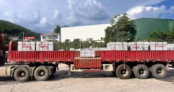 东莞 芝麻灰花岗岩地铺石出货日常