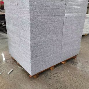 东莞 芝麻白火烧面1.8厚300*600地铺石，尺寸标准，厚薄均匀