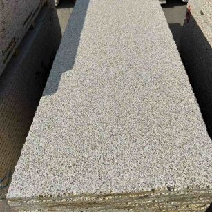 东莞 黄金麻花岗岩荔枝面毛板，半成品