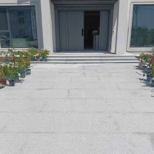 东莞 芝麻白花岗岩地铺石地面铺装