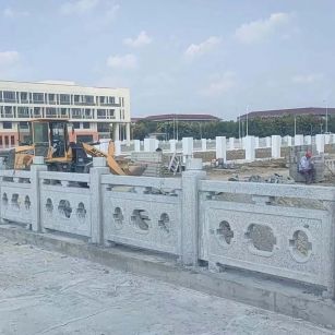 东莞 白麻花岗岩荔枝面河道栏杆