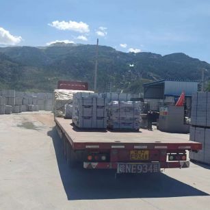 东莞 芝麻白仿形路沿石，直形路沿石