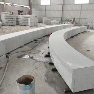 东莞芝麻白花岗岩石板材 园林光面弧形坐凳