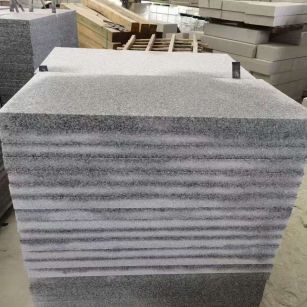 东莞 芝麻白5公分火烧地铺成品，900*400，规格可定制