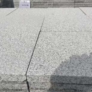 东莞 白麻花岗岩石材推荐 荔枝面地铺石