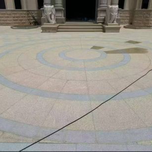 东莞 黄金麻芝麻灰花岗岩石材地铺拼接效果