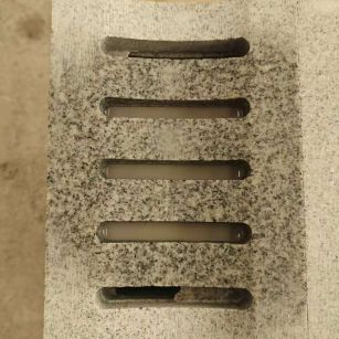 东莞 芝麻白拉丝面花岗岩U型开槽排水槽