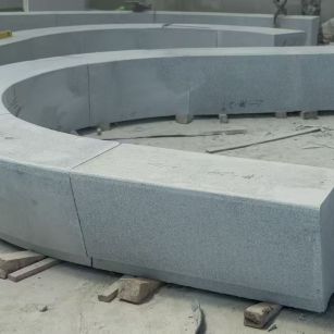 东莞 芝麻白花岗岩光面弧形坐凳