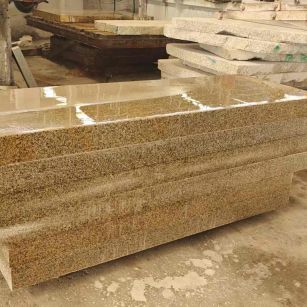 东莞 黄金麻栏杆料半成品加工中