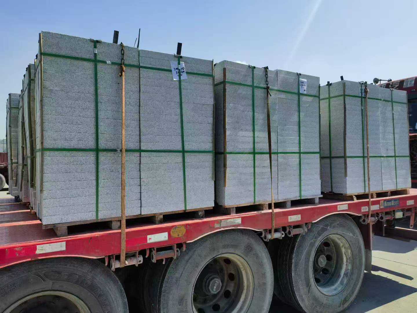 东莞芝麻白花岗岩出货日常地铺石