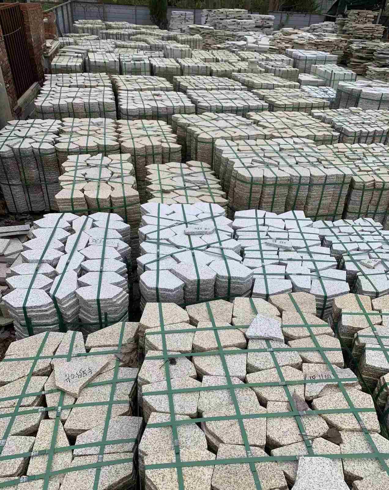 东莞 黄金麻白麻花岗岩荔枝面地铺石(冰裂纹)