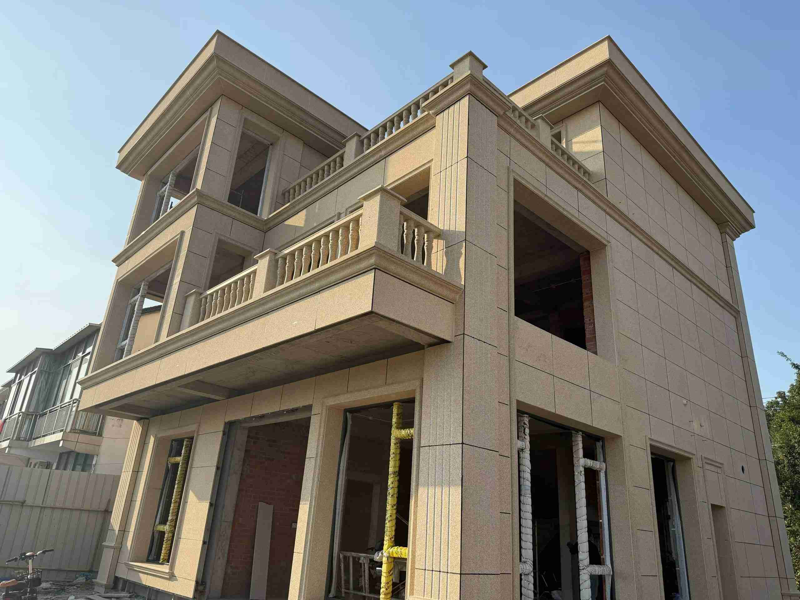 东莞 黄金麻花岗岩石材荔枝面外墙干挂效果展示