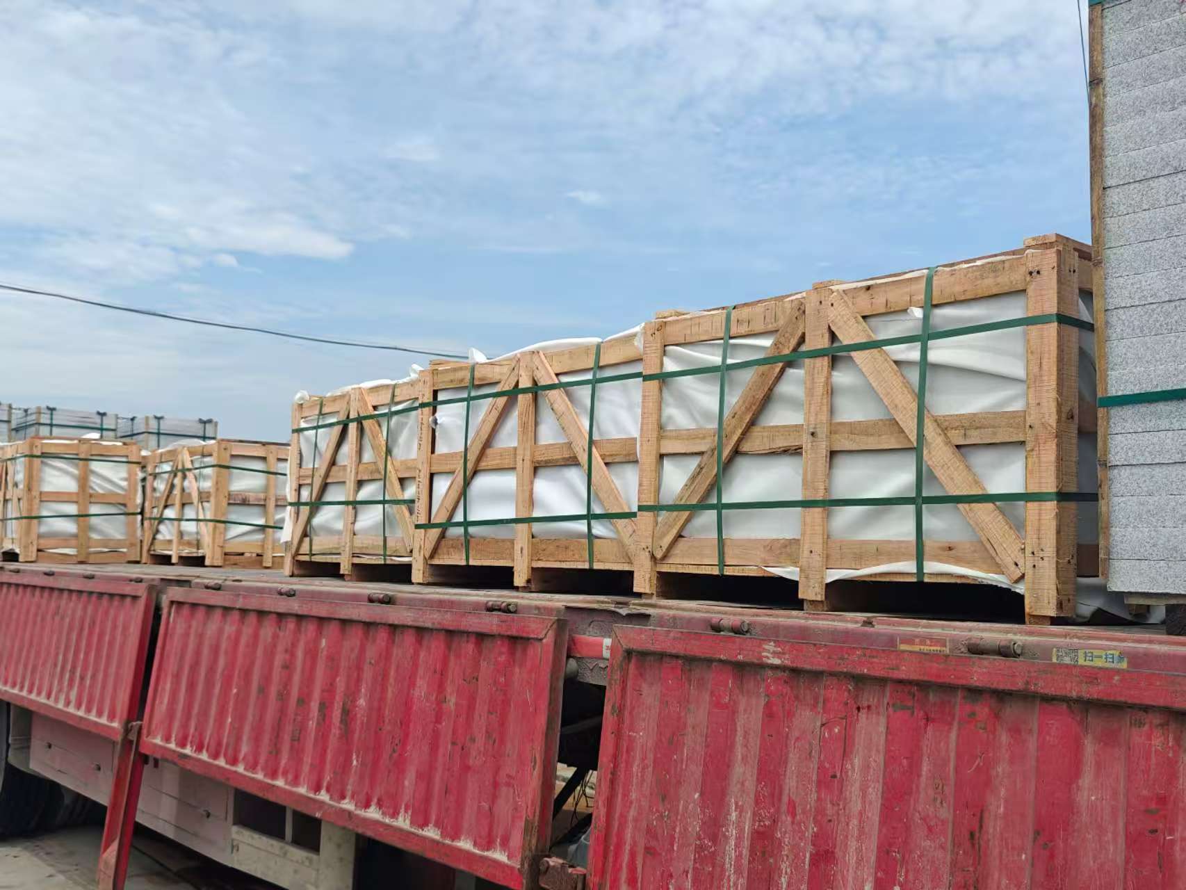 东莞 芝麻白花岗岩地铺石出口专车-泰国游