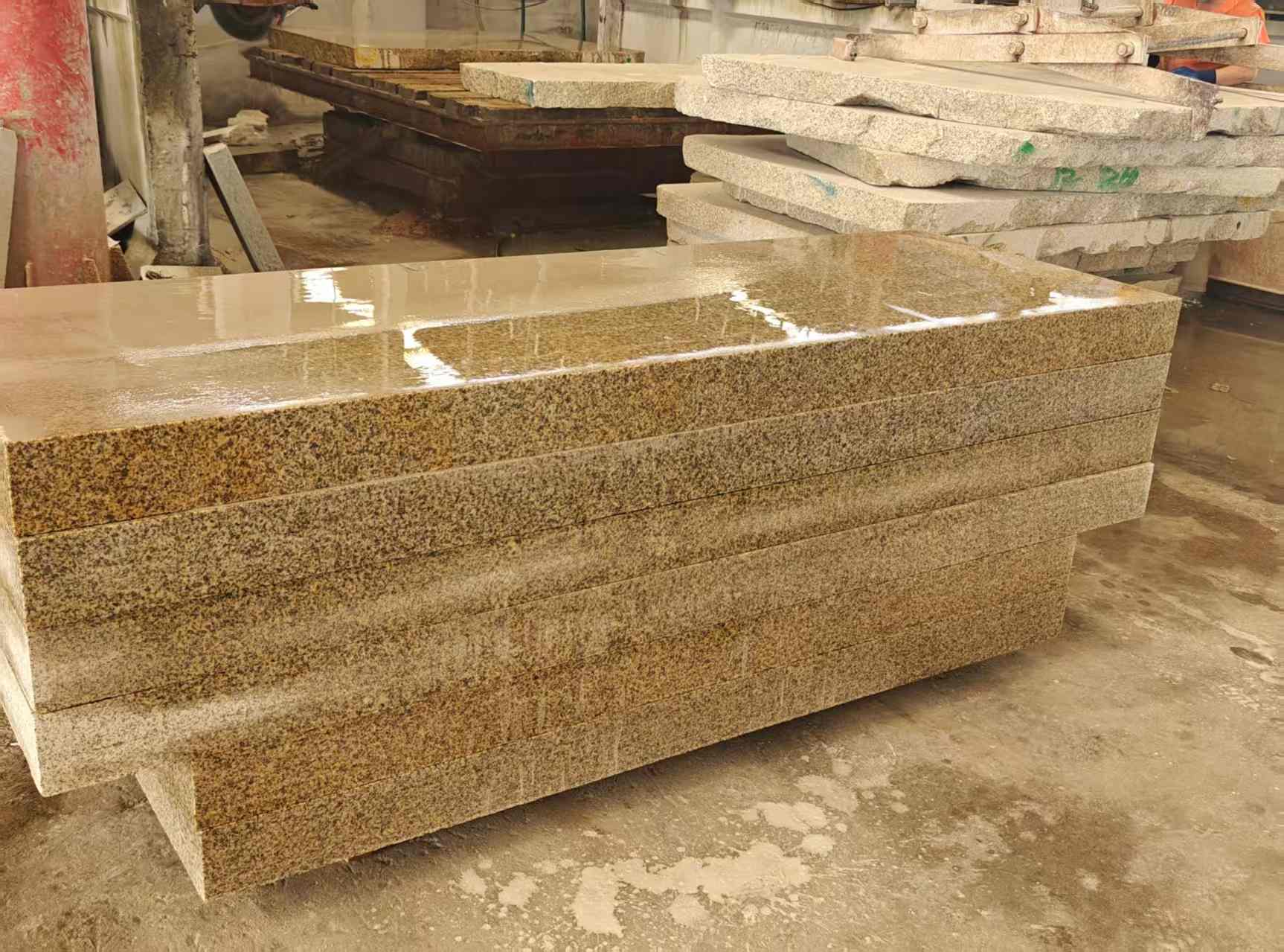 东莞 黄金麻栏杆料半成品加工中