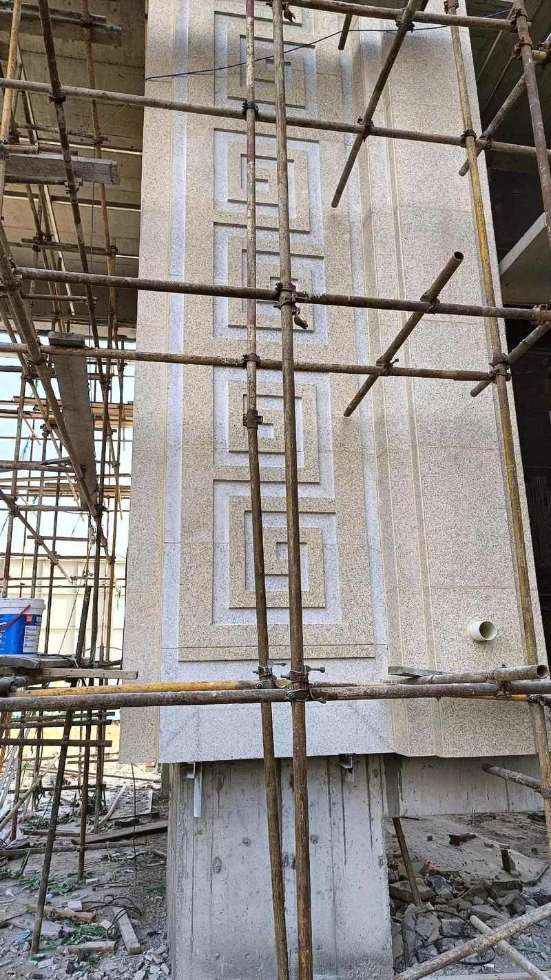 东莞 黄金麻花岗岩别墅外墙干挂回纹造型效果