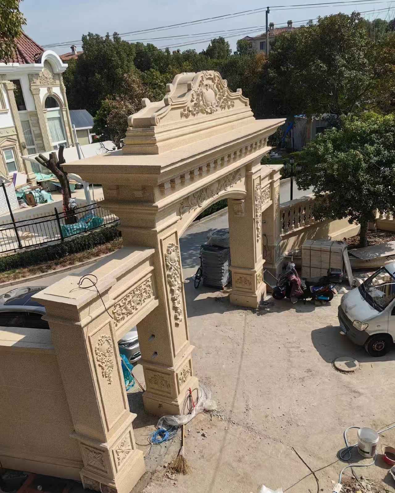 东莞 黄金麻荔枝面花岗岩别墅门楼