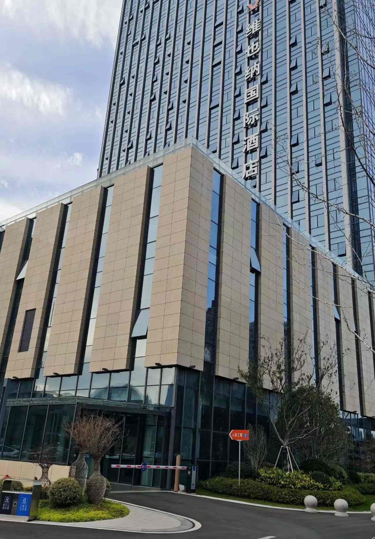 东莞 黄金麻花岗岩外墙干挂