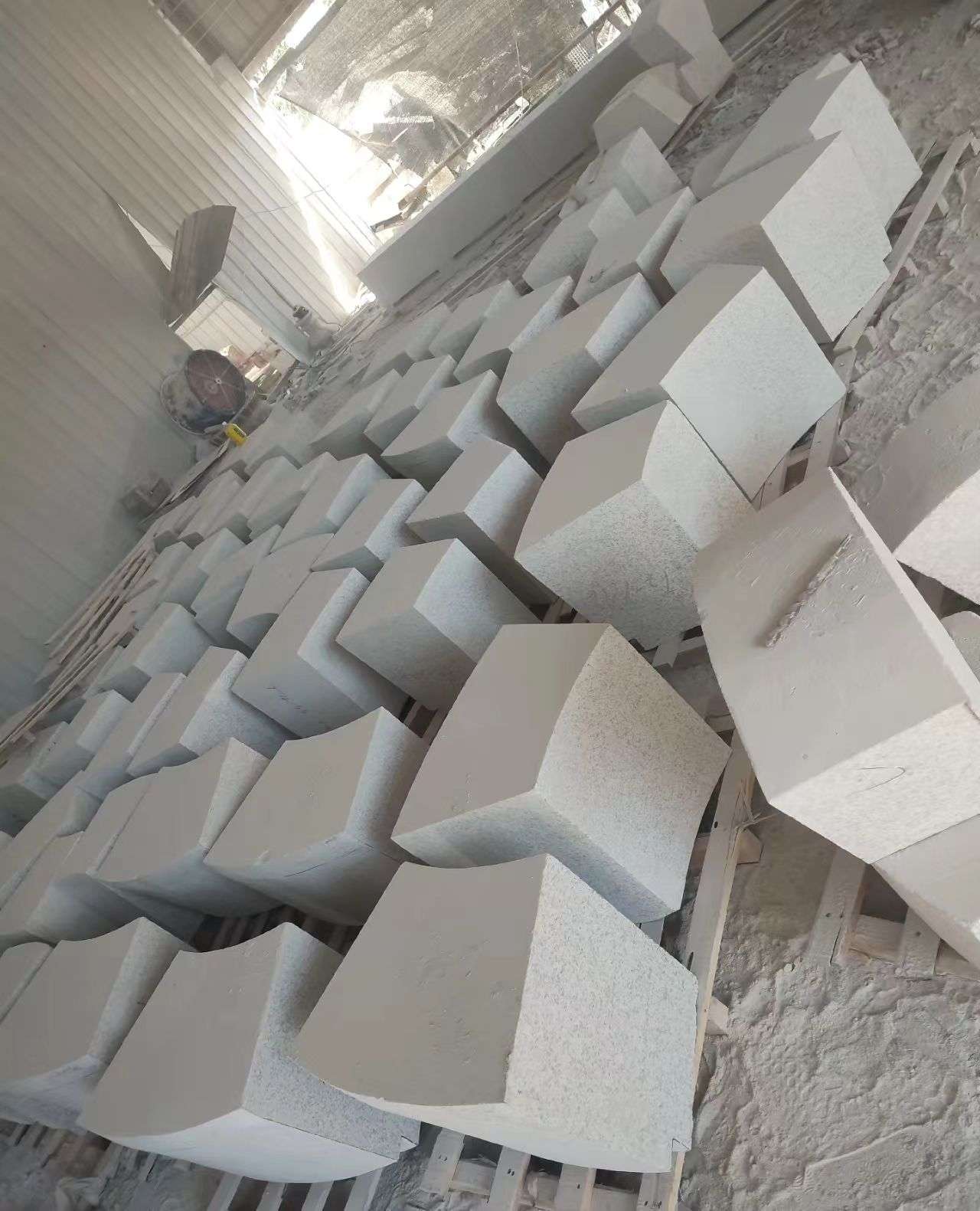 东莞 白麻花岗岩异形坐凳