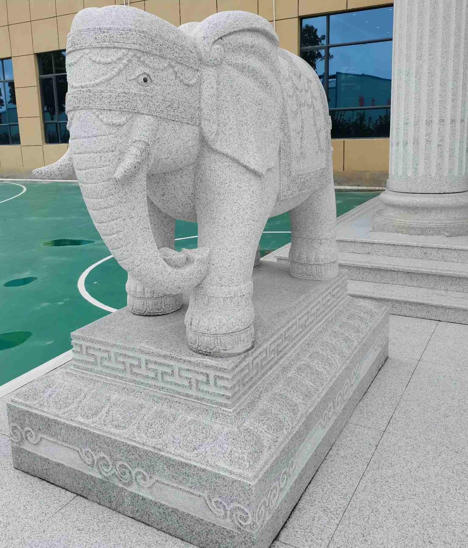 东莞 白麻花岗岩动物异形石雕-大象