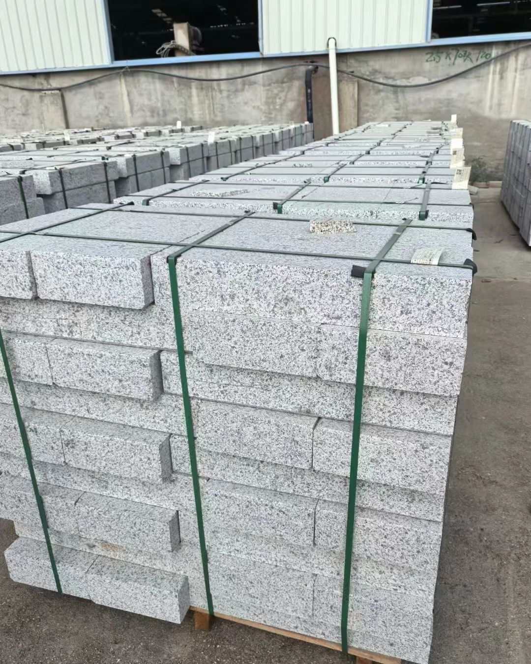 东莞 白麻花岗岩路沿石，弧形路沿石，道牙石，马路牙子，界石，路缘石，平沿石，直岩石，平缘石等