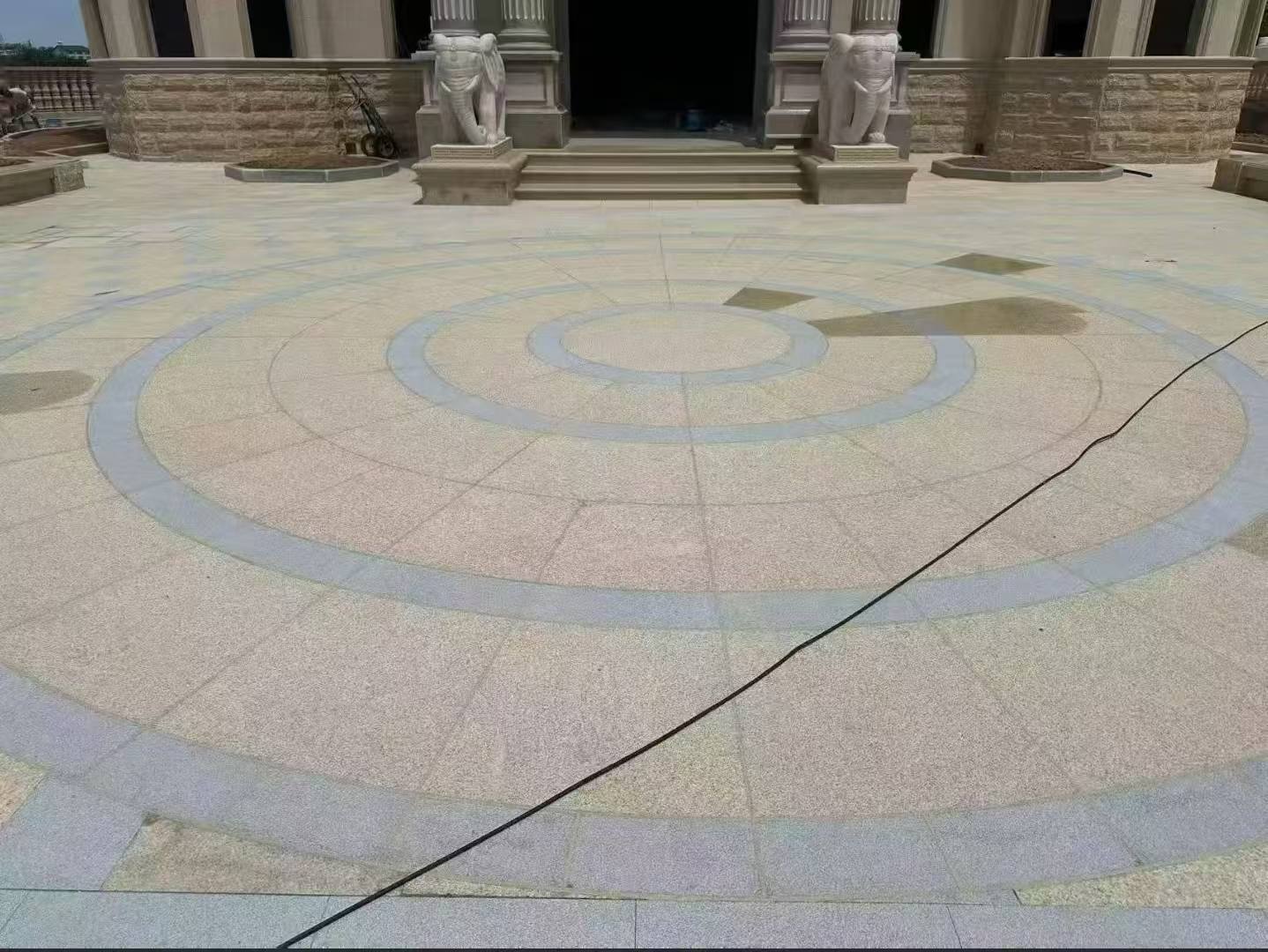 东莞 黄金麻芝麻灰花岗岩石材地铺拼接效果