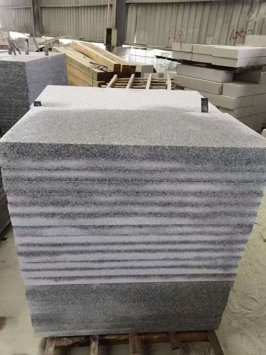 东莞 芝麻白5公分火烧地铺成品，900*400，规格可定制